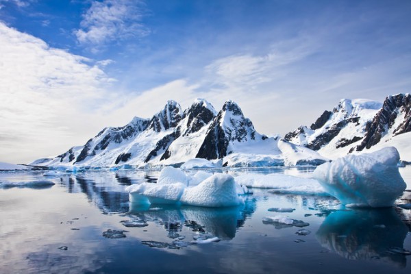 Антарктический ледник тает из-за теплых течений под ним