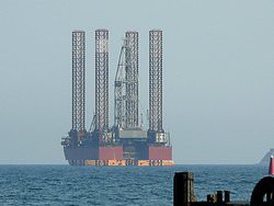 "Роснефть" пробурит первую разведочную скважину на шельфе Черного моря в 2014 году "Роснефть" пробурит первую разведочную скважину на шельфе Черного моря в 2014 году