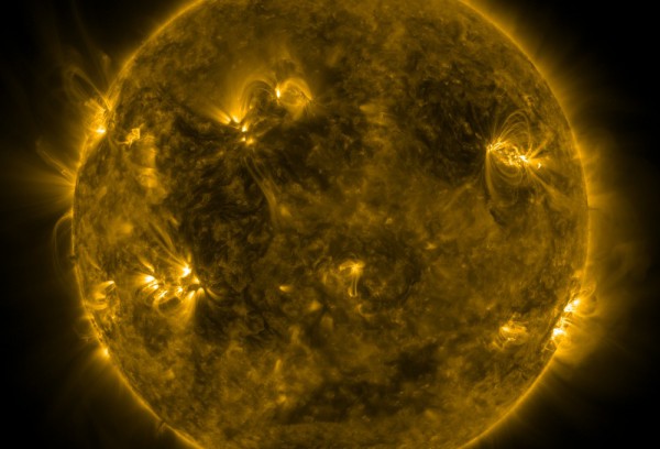 Аппарат NASA "увидел" на Солнце нановспышку в 10 млн градусов Цельсия Аппарат NASA "увидел" на Солнце нановспышку в 10 млн градусов Цельсия