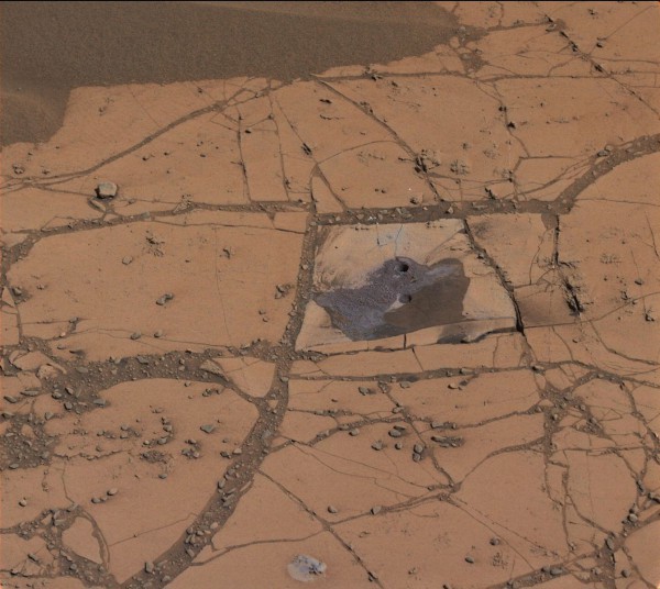 Марсоход Curiosity подтвердил наличие минерала железа в обнажении пород Марсоход Curiosity подтвердил наличие минерала железа в обнажении пород