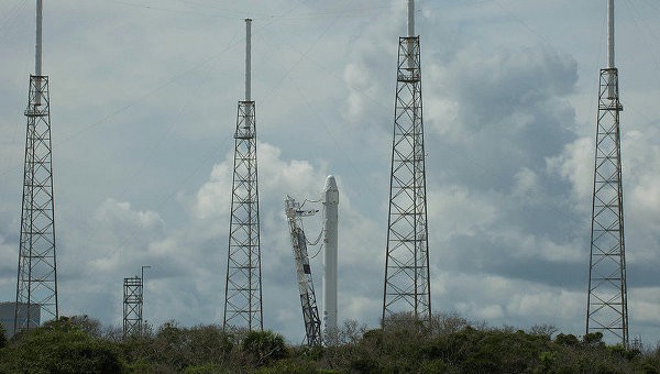 В США непогода помешала запуску ракеты Falcon 9 В США непогода помешала запуску ракеты Falcon 9
