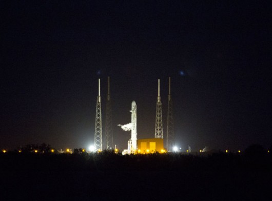 Компания SpaceX вывела в космос сразу два спутника Компания SpaceX вывела в космос сразу два спутника