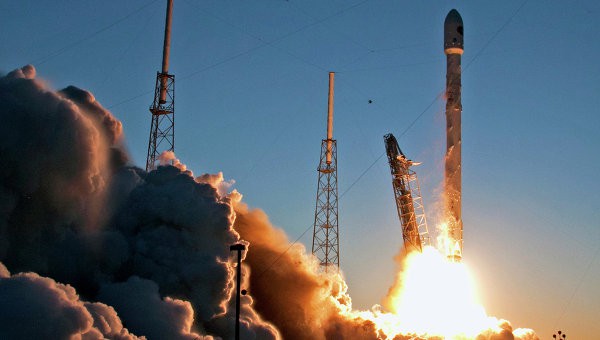 SpaceX запустила в космос первый туркменский спутник связи SpaceX запустила в космос первый туркменский спутник связи
