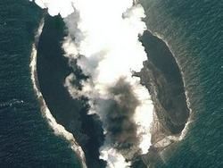 Красное море раскололо остров на две части Красное море раскололо остров на две части