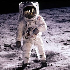 В ЕКА запланировали пилотируемый полёт на Луну после 2030 года В ЕКА запланировали пилотируемый полёт на Луну после 2030 года