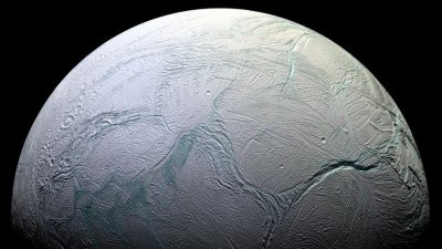 Космический аппарат Cassini пролетел в 50 км от спутника Сатурна Энцелада Космический аппарат Cassini пролетел в 50 км от спутника Сатурна Энцелада