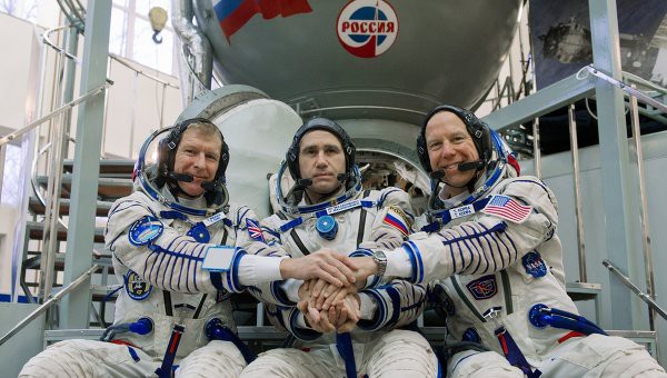 Новая экспедиция пробудет на МКС семь месяцев вместо шести Новая экспедиция пробудет на МКС семь месяцев вместо шести