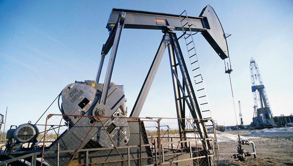 Мировые цены на нефть выросли на новостях из США Мировые цены на нефть выросли на новостях из США