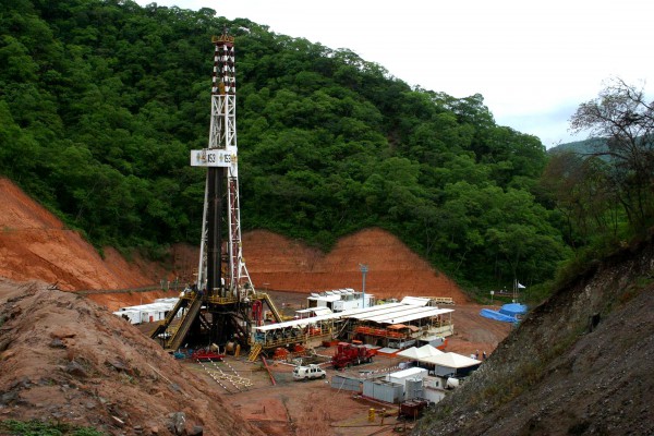 Новосибирские ученые обнаружили более надежный метод разведки нефти Новосибирские ученые обнаружили более надежный метод разведки нефти