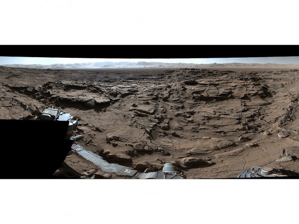 Curiosity передал на Землю панораму миллиардов лет истории Марса Curiosity передал на Землю панораму миллиардов лет истории Марса