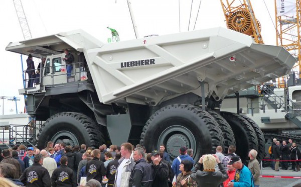 Карьерный самосвал T 264 от Liebherr представлен в Мюнхене