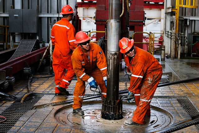 На нефтедобычу не хватает денег, а Россию заставят заплатить за дешевые нефтепродукты На нефтедобычу не хватает денег, а Россию заставят заплатить за дешевые нефтепродукты