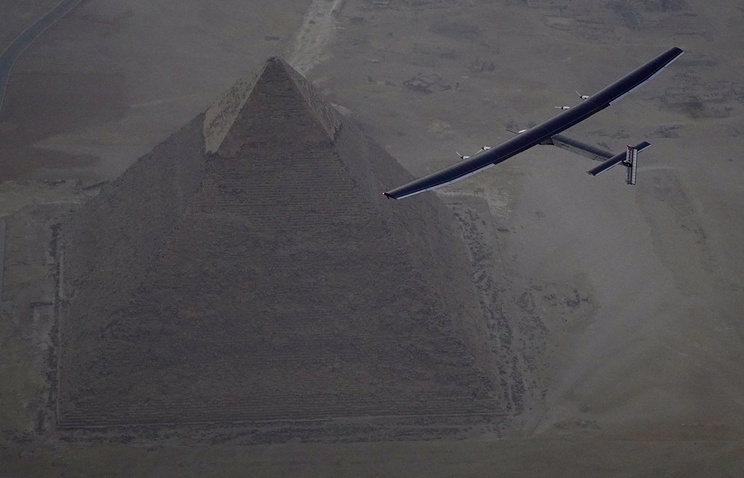 Solar Impulse 2 совершил посадку в Каире Solar Impulse 2 совершил посадку в Каире