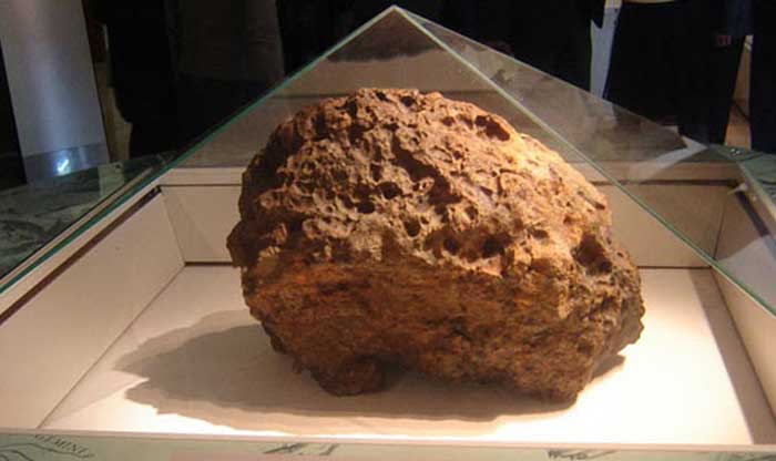 Кристалл, обнаруженный в метеорите «Челябинск», не является алмазом