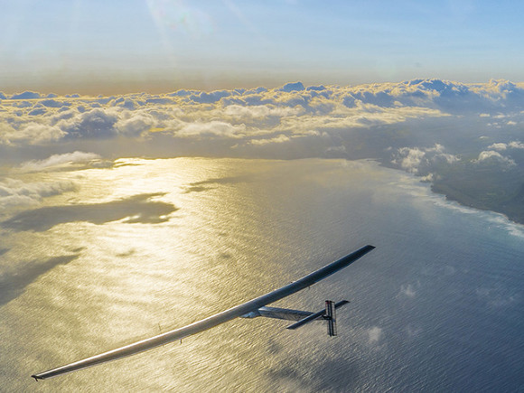 Solar Impulse 2 вылетел из Египта в столицу ОАЭ Абу-Даби Solar Impulse 2 вылетел из Египта в столицу ОАЭ Абу-Даби