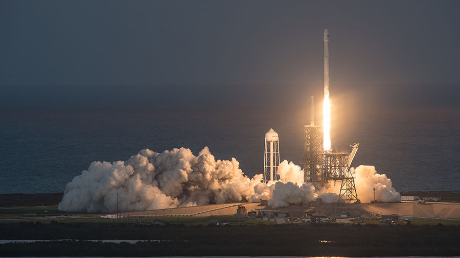 Falcon 9 загорелась после приземления на плавучую платформу Falcon 9 загорелась после приземления на плавучую платформу