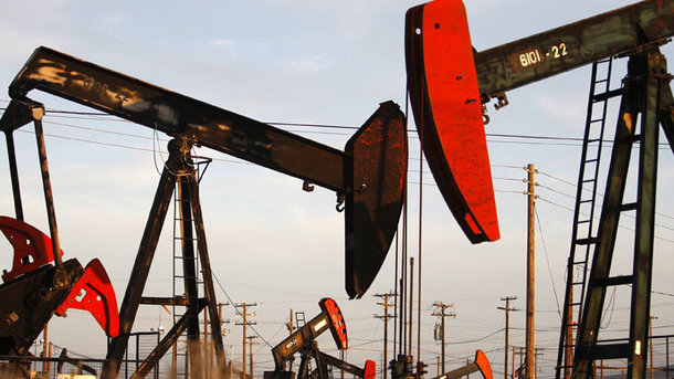 Почему нефть начинает дешеветь Почему нефть начинает дешеветь