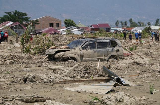 Число жертв землетрясения на Сулавеси приближается к 2000