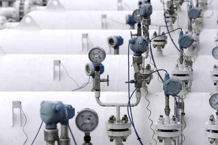 Природный газ и нефть дешевеют Природный газ и нефть дешевеют