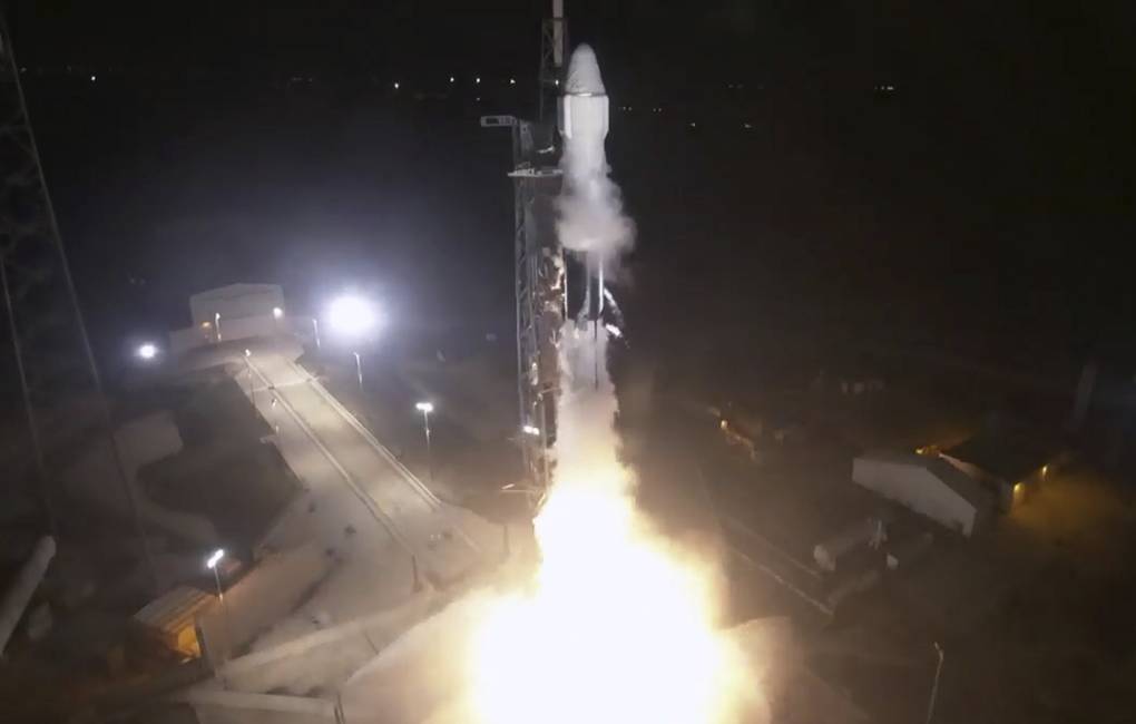 SpaceX отправила Dragon с грузом для МКС SpaceX отправила Dragon с грузом для МКС