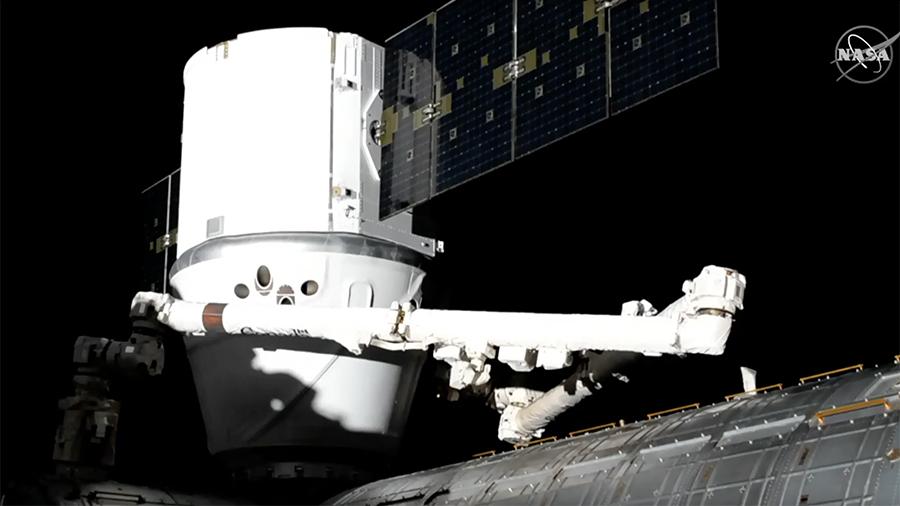 Dragon успешно пристыковался к МКС Dragon успешно пристыковался к МКС