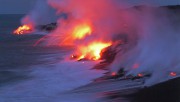 Лава вулкана Килауэа почти достигла берега моря Лава вулкана Килауэа почти достигла берега моря