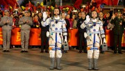 Китай запустил в космос пилотируемый корабль "Шэньчжоу-11" Китай запустил в космос пилотируемый корабль "Шэньчжоу-11"