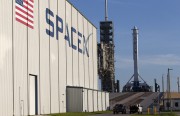 SpaceX запустила корабль Dragon для МКС и вернула первую ступень ракеты на Землю SpaceX запустила корабль Dragon для МКС и вернула первую ступень ракеты на Землю