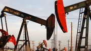 Почему нефть начинает дешеветь Почему нефть начинает дешеветь