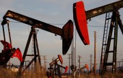 Нефть снова дорожает Нефть снова дорожает