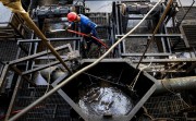 Почему цена на нефть остается нестабильной Почему цена на нефть остается нестабильной