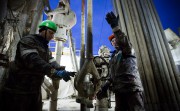 Нефть к концу года упадет в цене, но в 2019 – начнёт дорожать Нефть к концу года упадет в цене, но в 2019 – начнёт дорожать