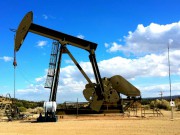 Нефть продолжает дорожать Нефть продолжает дорожать
