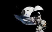 Манекен Эллен Рипли на Dragon-2 успешно прибыл на МКС Манекен Эллен Рипли на Dragon-2 успешно прибыл на МКС