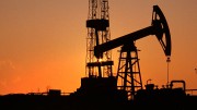 Цены на нефть подобрались к отметке в 70 долларов за баррель Цены на нефть подобрались к отметке в 70 долларов за баррель