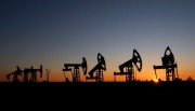 Цены на нефть стабилизировались у отметки выше 70 доллар за баррель Цены на нефть стабилизировались у отметки выше 70 доллар за баррель